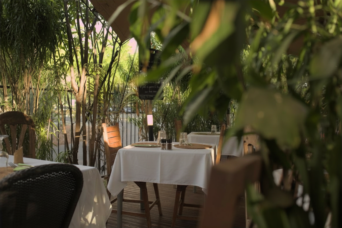 Ambiance soir table amoureux